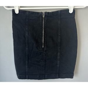 Free People Washed Black Denim Stretch Mini Skirt Size 2